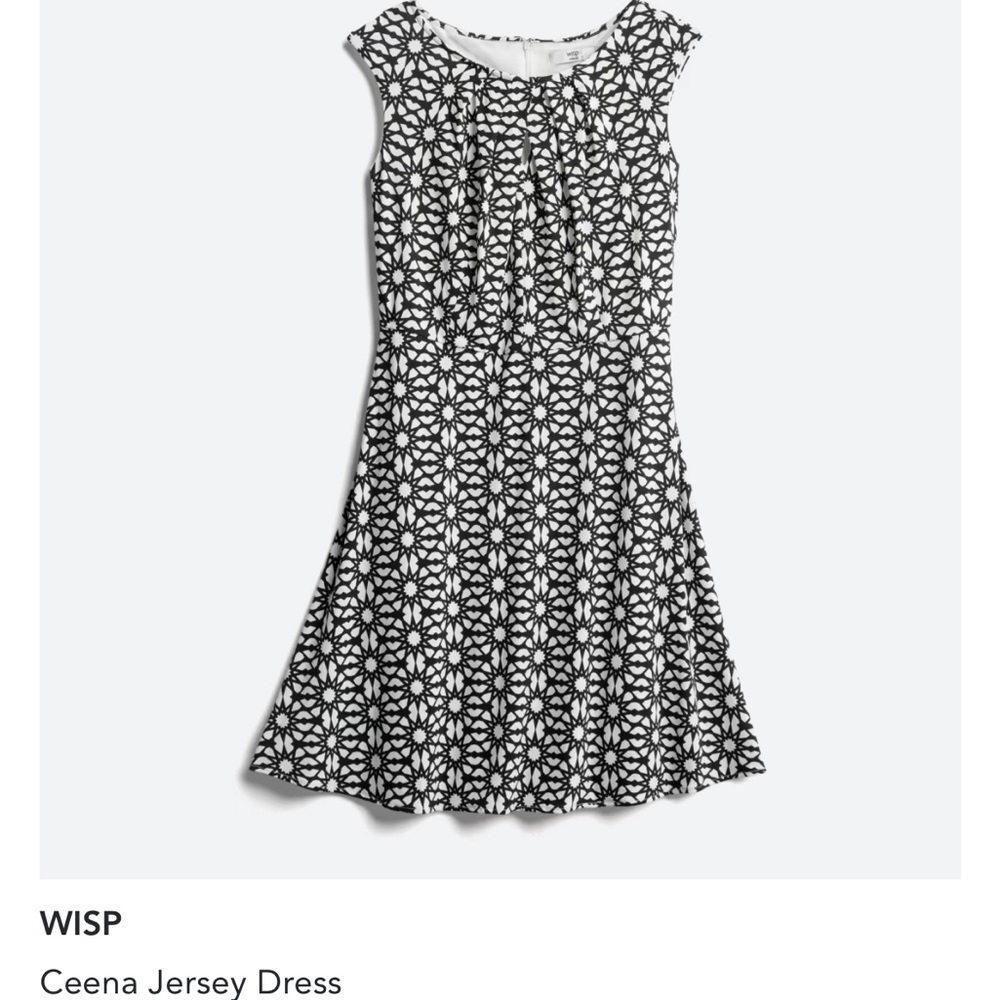 Printed dress with keyhole detail